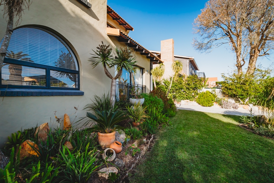 3 Bedroom Property for Sale in Herolds Bay Western Cape